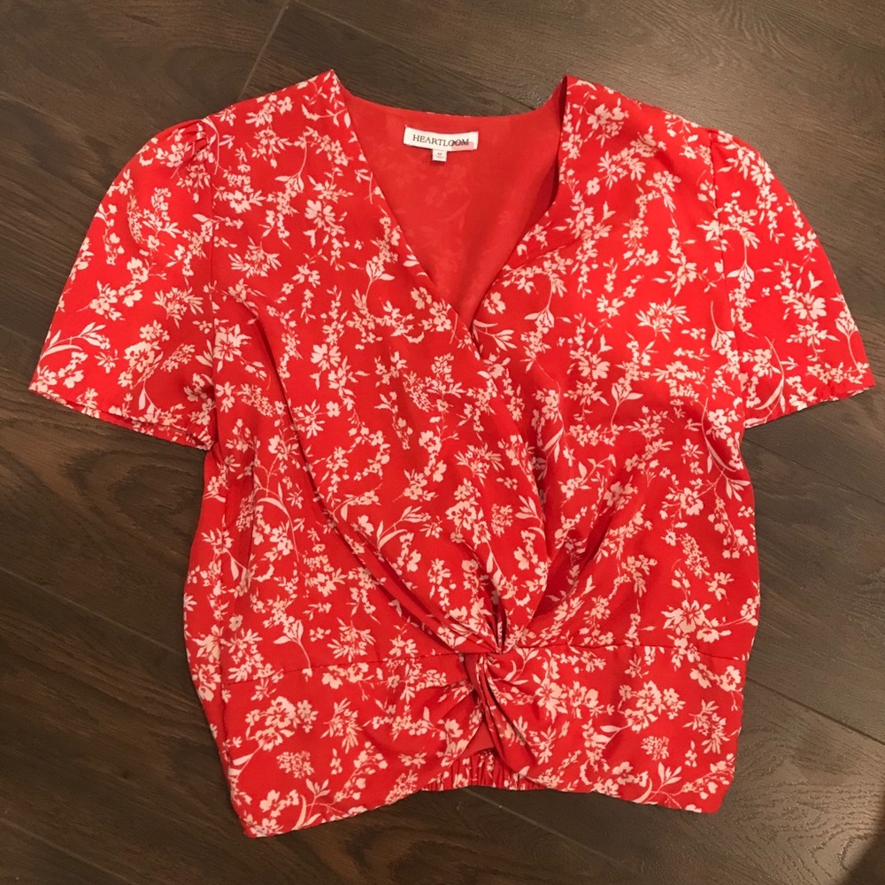 Heartloom - Women’s Red Floral Twist Front Crop